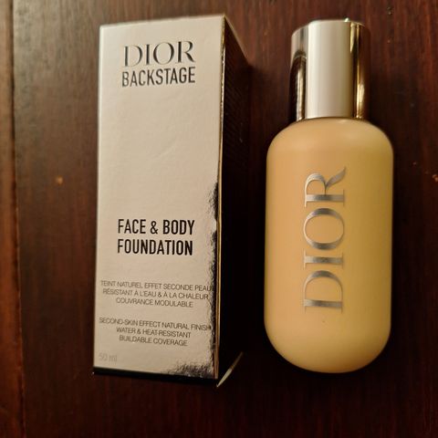 Helt ny Dior backstage foundation selges