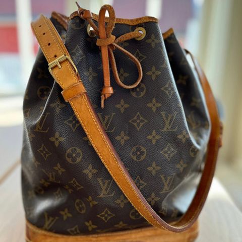 Louis Vuitton Noe i Monogram Canvas