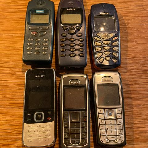 5 stk gamle Nokiaer til salgs + 1 Siemens telefon