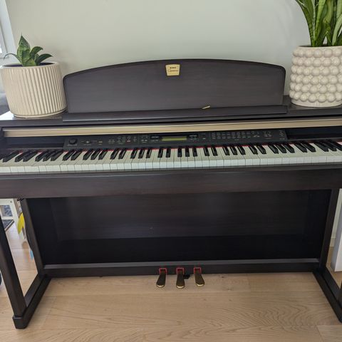 Yamaha Clavinova CLP-150