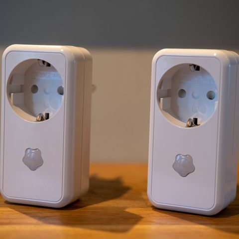 2 ubrukte Verisure SmartPlug kontakter