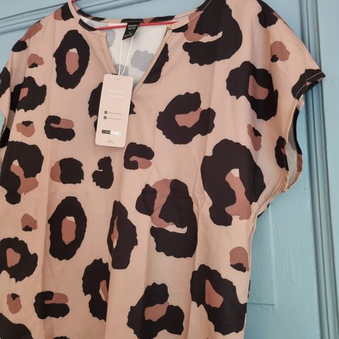 Leopard mønstret bluse- ny med tags!