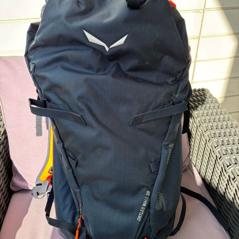 Salewa Ortles Wall 38 L