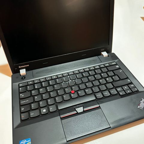 Lenovo ThinkPad Edge E330