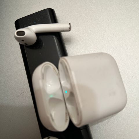 AirPods