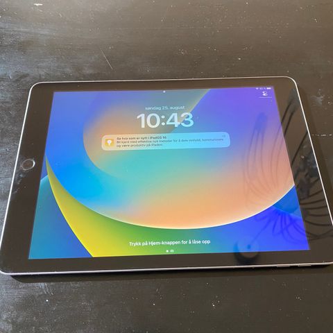 Strøken iPad 5 til salgs