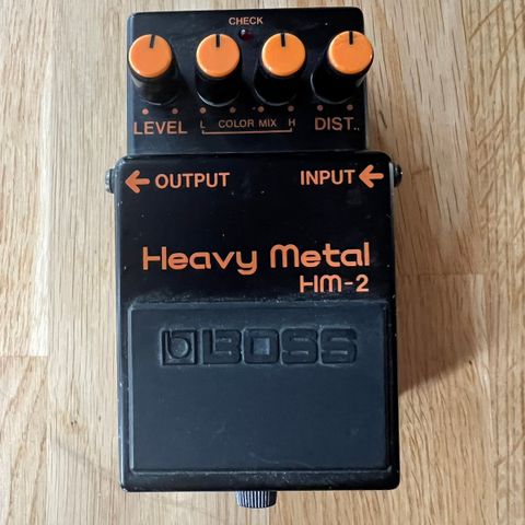 BOSS Heavy Metal HM-2 gitar pedal