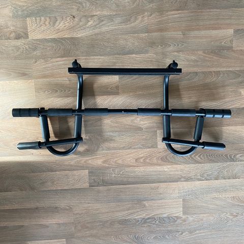 Titan life pull up bar