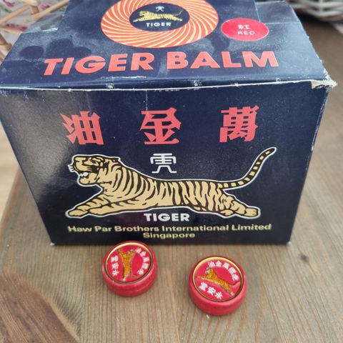 Små Tigerbalsam bokser