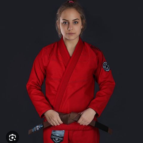 BJJ gi (dame) F3 størrelse. Helt ny!