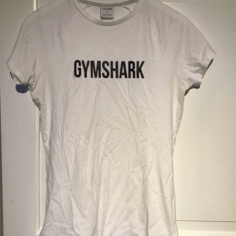 Tøff hvit gymshark t-skjorte