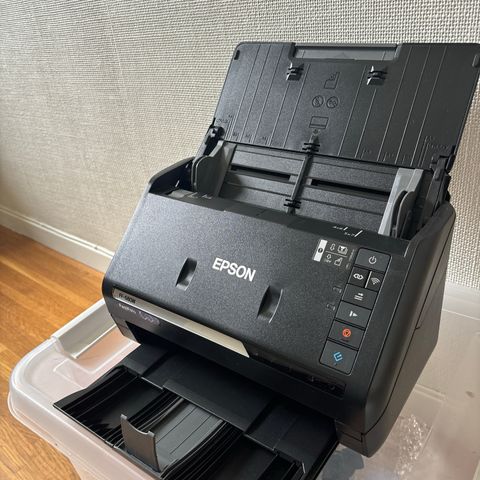 Utleie av Epson FastFoto FF-680W - Rask scanner for Bilder!