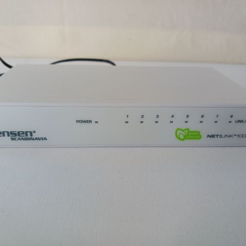 Switch 8 porter, Jensen Netlink 1008