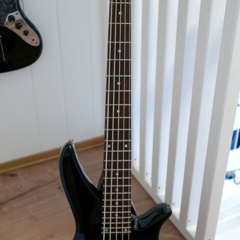 Yamaha RBX-375 5 str. aktiv bass i topp teknisk stand