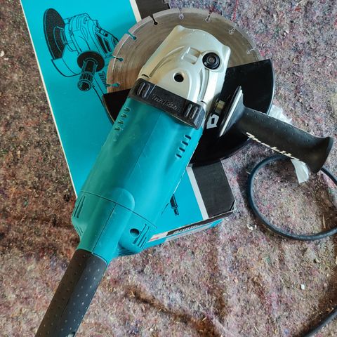 Makita GA9020sf (230mm)  vinkelsliper /m  universal blad