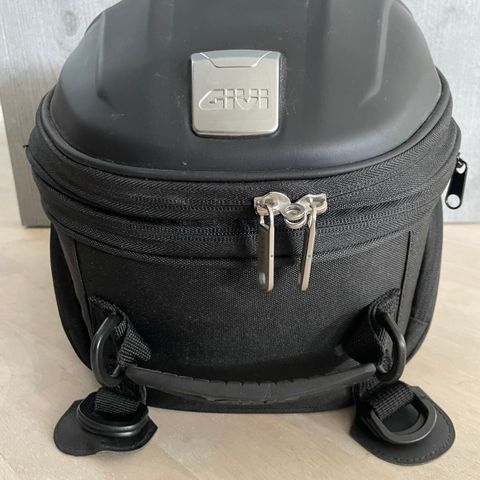 Sadel bag Givi ST607