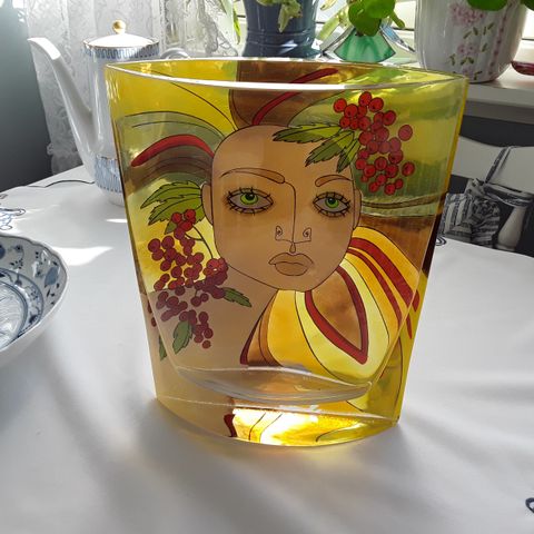 Glass vase