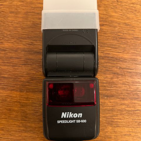 Nikon SB-600 blits