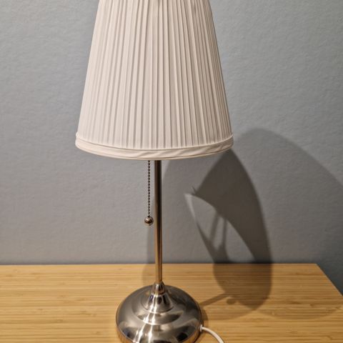 IKEA Årstid bordlampe