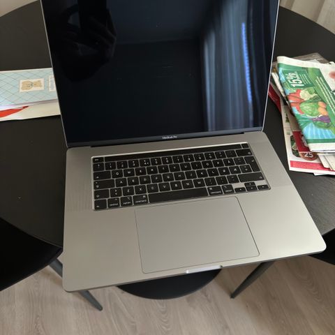 Macbook Pro 16" - i9 - 32GB - 1000GB.