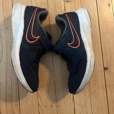 Nike joggesko str 33