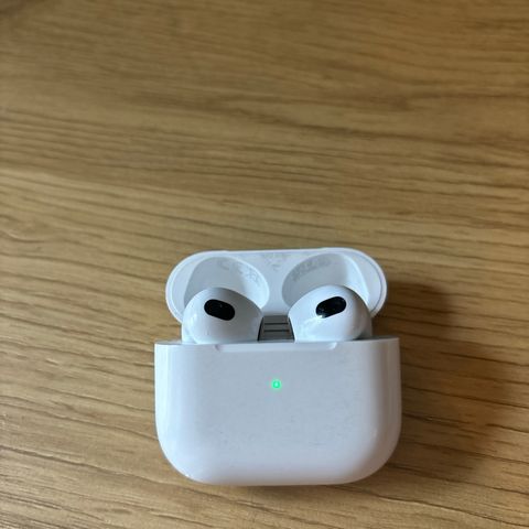 Apple AirPods Gen 3