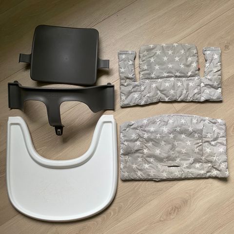 Stokke bord, babysett og putesett