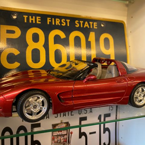 Chevrolet Corvette C5 1:18