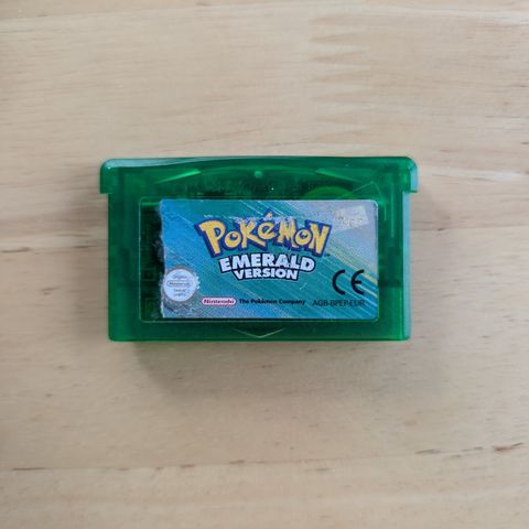 Pokemon Emerald GBA spill