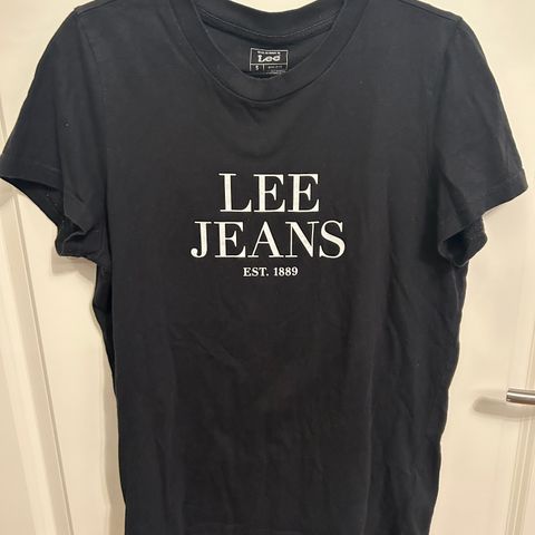 LEE jeans t-skjorte selges