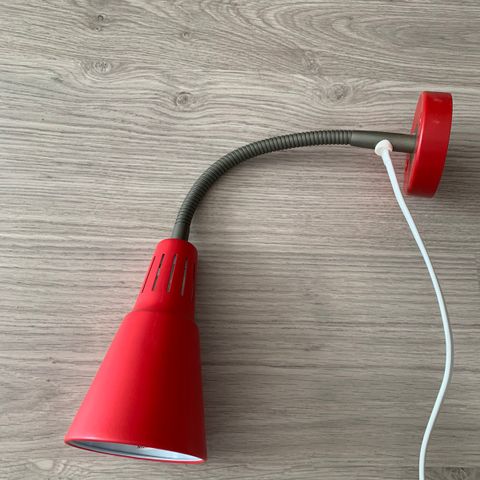 Kvart vegglampe fra IKEA