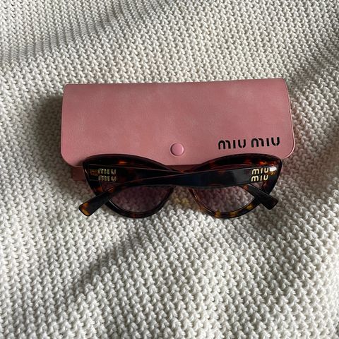 Miu miu solbriller