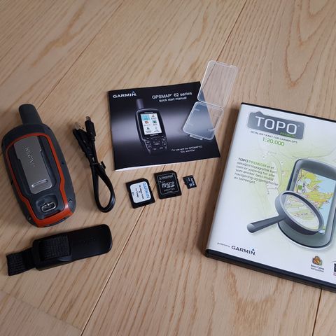 Garmin GPSMAP 62s, samt 4 Topo-Premium-kartområder