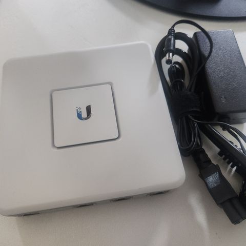 Ubiquiti Unifi USG