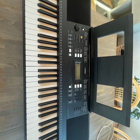 Yamaha PSR E343