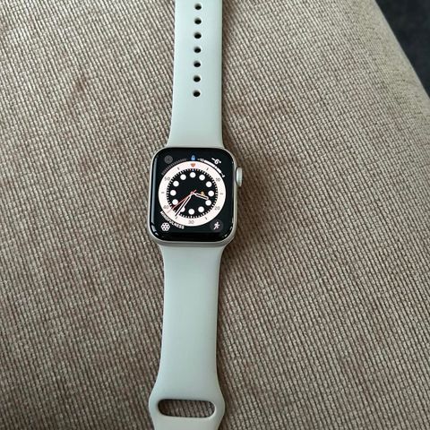 Apple Watch SE 2nd Gen 40mm LTE