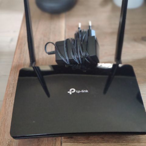 WiFi Router - TP -Link MR200. Nypris: 1099:-