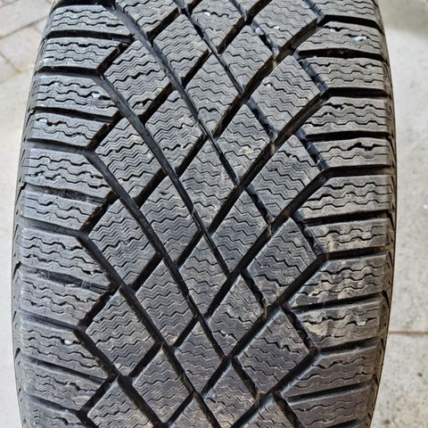 Piggfrie dekk 235/45R19 t xl.  4stk