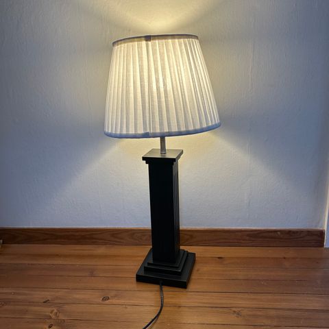 Bordlampe til salgs