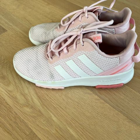 Adidas joggesko/innesko str. 35 1/2