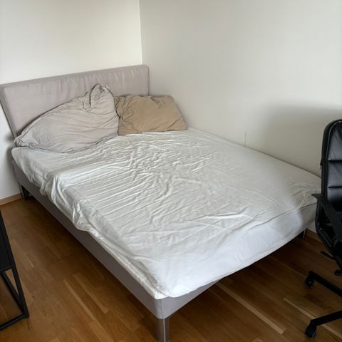 IKEA rammemadrass 140x200 med overmadrass