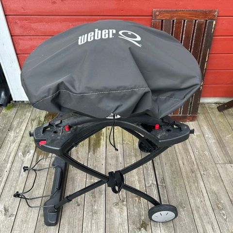 Weber Q1400 + stativ + trekk