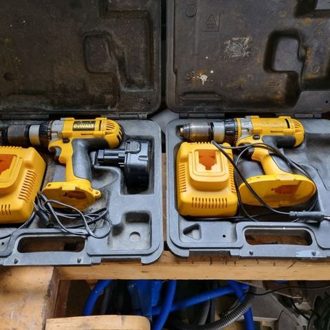 2 stk Dewalt el-trekkere,m lader og kofferter.Type. DC980.12V