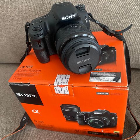 Sony a58 med ekstra linse og bag