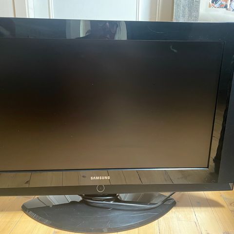 TV Samsung 32 tommer uten fjernkontroll.