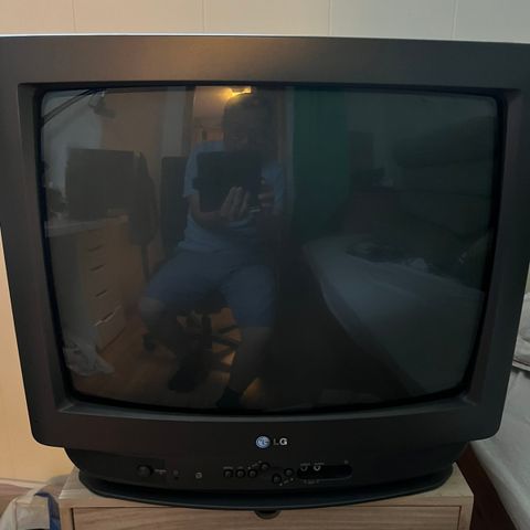 LG CRT TV