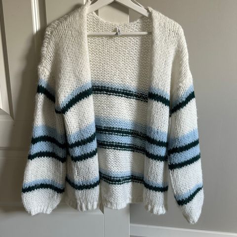 Cardigan 200kr per stk (flere bilder)