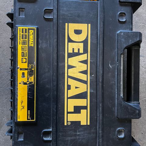 Dewalt D25234K