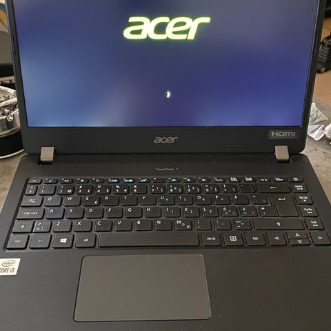 Acer Travelmate P214 serie som ny selges 1750kr