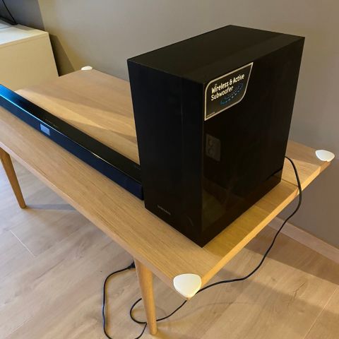 Samsung HW-H450 2.1-kanals lydplanke med trådløs subwoofer og Bluetooth